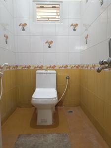 Bathroom Image of 1200 Sq.ft 3 BHK Independent House for rent in Sampigehalli Bengaluru for Rs. 30000