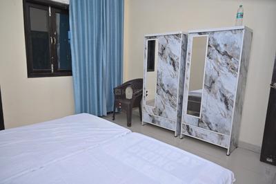 Bedroom Image of Mid starrf PG in Sector 63 A, Noida