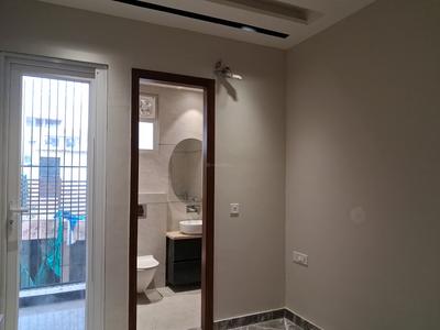 Bedroom Image of 1128 Sq.ft 3 BHK Builder Floor for sale in Paschim Vihar New Delhi for Rs. 22500000