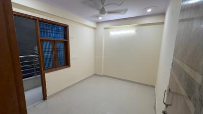 Bedroom Image of 600 Sq.ft 2 BHK Builder Floor for rent in Mayur Vihar Phase 1 New Delhi for Rs. 22500