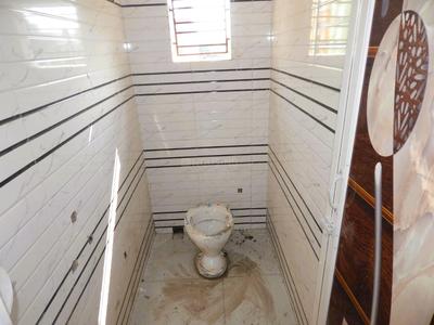 Bathroom Image of 750 Sq.ft 2 BHK Apartment / Flat for sale in Dum Dum Cantonment Kolkata for Rs. 2775000