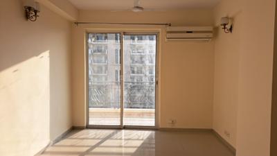 Living Room Image of 1700 Sq.ft 3 BHK Apartment / Flat for rent in DLF Express Greens, Manesar Gurgaon for Rs. 27000