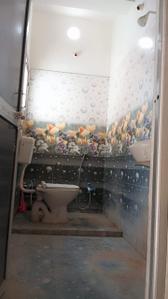 Bathroom Image of 1200 Sq.ft 2 BHK Independent House for rent in Jaiprakash Nagar Gaya for Rs. 8000