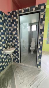 Bathroom Image of 490 Sq.ft 1 RK Apartment / Flat for rent in Keshtopur Kolkata for Rs. 7000