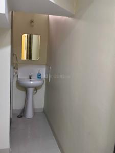 Bathroom Image of 550 Sq.ft 1 BHK Builder Floor for rent in Sudama Nagar Indore for Rs. 7000