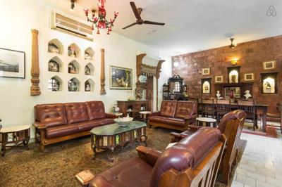 Hall Image of 5000 Sq.ft 8 BHK Independent House for sale in Sector 40 Noida for Rs. 190000000