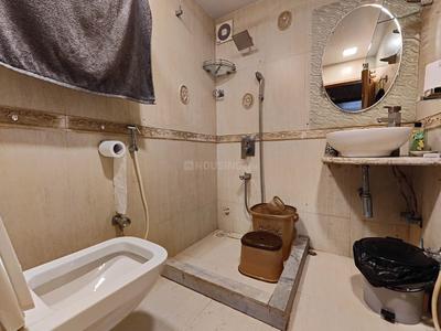 Bathroom Image of 1800 Sq.ft 3 BHK Apartment / Flat for sale in Park Lane Apartments, Bandra West Mumbai for Rs. 45500000