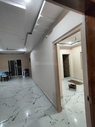 Vubhav Gayathri thulips  Main Image 1