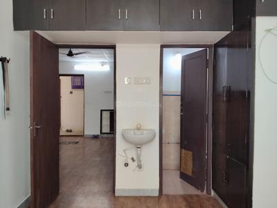 Bedroom Image of 850 Sq.ft 2 BHK Apartment / Flat for rent in Kodambakkam Chennai for Rs. 30000
