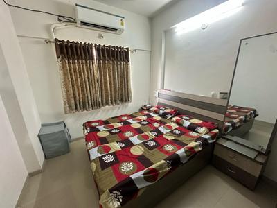 Bedroom Image of 650 Sq.ft 1 BHK Apartment / Flat for rent in Adani Pratham Phase 2, Vaishno Devi Circle Ahmedabad for Rs. 21000