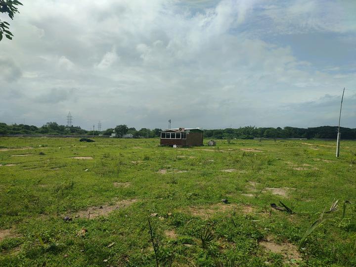 Asta Meadows Main Image 1