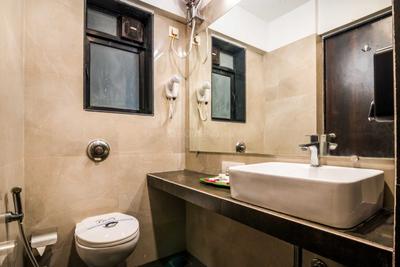 Image of 3750 Sq.ft 4 BHK Apartment / Flat for sale in Pearl Queen, Santacruz West, Mumbai for Rs. 220000000
