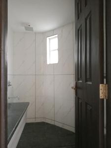 Bathroom Image of 3028 Sq.ft 4 BHK Apartment / Flat for sale in Dasnac Burj, Sector 75 Noida for Rs. 50000000