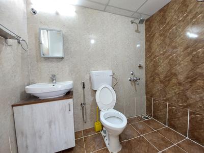 Bathroom Image of 1583 Sq.ft 3 BHK Apartment / Flat for rent in Avadi Chennai for Rs. 30000