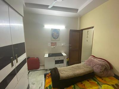 Bedroom Image of 800 Sq.ft 2 BHK Builder Floor for sale in Rajouri Garden New Delhi for Rs. 9000000