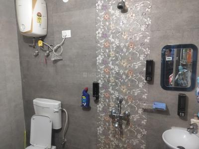Bathroom Image of 1120 Sq.ft 2.5 BHK Apartment / Flat for sale in Satvika Sapphire, Khagaul Patna for Rs. 8300000