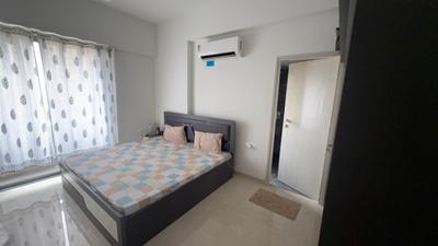 Bedroom Image of 1700 Sq.ft 3 BHK Apartment / Flat for rent in Altezza, Sargasan Gandhinagar for Rs. 45000