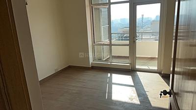 Bedroom Image of 2400 Sq.ft 3.5 BHK Apartment / Flat for sale in Raheja Atlantis, Sector 31 Gurgaon for Rs. 47000000