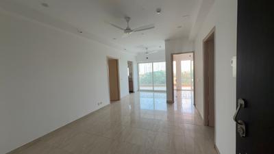 Living Room Image of 1350 Sq.ft 3 BHK Apartment / Flat for sale in Gaur City 7th Avenue, Noida Extension Greater Noida for Rs. 15000000