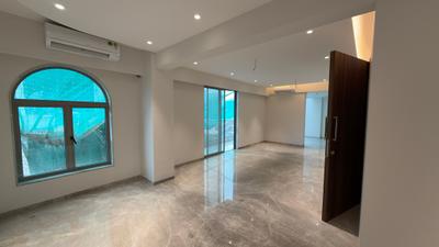 Living Room Image of 2000 Sq.ft 3 BHK Apartment / Flat for sale in Khar West Mumbai for Rs. 132500000