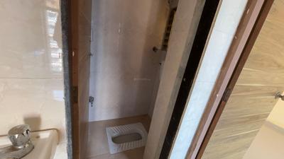 Bathroom Image of 660 Sq.ft 1 BHK Apartment / Flat for rent in Frenny Platinum Tower, Vasai East Vasai for Rs. 10000