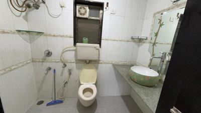 Image of 1250 Sq.ft 2 BHK Apartment / Flat for sale in Lokhandwala Highland, Kandivali East, Mumbai for Rs. 17800000