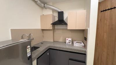 Kitchen Image of 620 Sq.ft 1 RK Independent House for rent in DLF Phase 3 Gurgaon for Rs. 17700