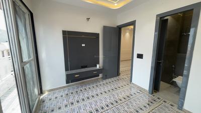 Bedroom Image of 960 Sq.ft 3 BHK Builder Floor for sale in Pitampura New Delhi for Rs. 19500000