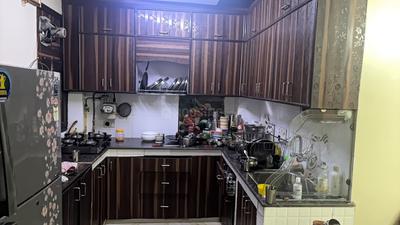 Kitchen Image of 900 Sq.ft 3 BHK Apartment / Flat for sale in Krishna Nagar New Delhi for Rs. 6500000