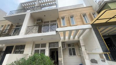 Building Image of 1690 Sq.ft 3.5 BHK Villa for sale in Amrapali Dream Valley, Noida Extension Greater Noida for Rs. 20000000