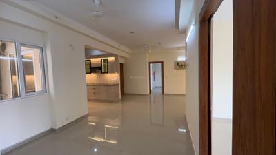 Living Room Image of 2135 Sq.ft 4 BHK Apartment / Flat for rent in Amrapali Verona Heights, Noida Extension Greater Noida for Rs. 35000