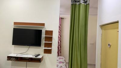 Living Room Image of 450 Sq.ft 1 BHK Builder Floor for rent in Sector 56 Gurgaon for Rs. 26000