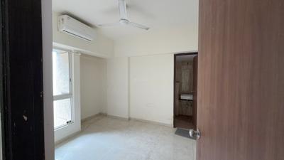 Bedroom Image of 616 Sq.ft 1 BHK Apartment / Flat for sale in Lodha Amara, Kolshet Thane for Rs. 7600000