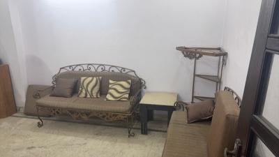 Living Room Image of 1100 Sq.ft 2 BHK Builder Floor for sale in RWA Pragati Park Block H18 and L, Malviya Nagar New Delhi for Rs. 20000000