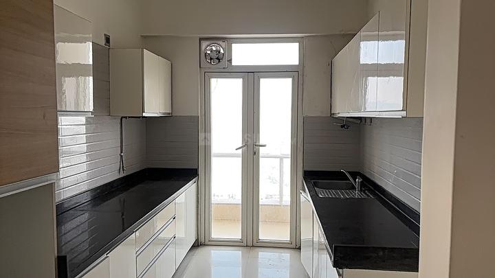 Omkar Alta Monte Main Image 1