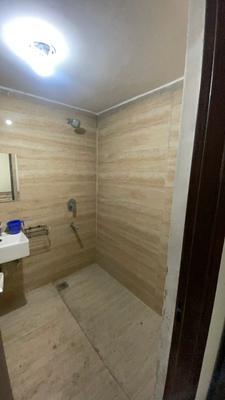 Bathroom Image of 450 Sq.ft 1 BHK Apartment / Flat for rent in Chhattarpur New Delhi for Rs. 13000