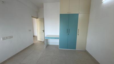Bedroom Image of 2950 Sq.ft 4 BHK Apartment / Flat for rent in Puri Diplomatic Greens, Sector 110A Gurgaon for Rs. 76000