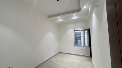 Bedroom Image of 1200 Sq.ft 4 BHK Apartment / Flat for sale in Sector 5 Rohini New Delhi for Rs. 11000000