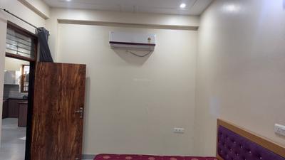 Bedroom Image of 1850 Sq.ft 2 BHK Builder Floor for rent in Indira Nagar Lucknow for Rs. 24500
