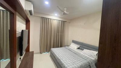 Bedroom Image of 809 Sq.ft 1 RK Apartment / Flat for sale in Parx Laureate, Sector 108 Noida for Rs. 13750000
