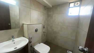 Bathroom Image of 575 Sq.ft 1 BHK Apartment / Flat for rent in Eroor Kochi for Rs. 33000