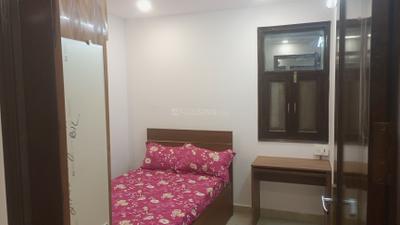 Bedroom Image of 600 Sq.ft 2 BHK Builder Floor for rent in Pitampura New Delhi for Rs. 30000