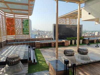 Balcony Image of 355 Sq.ft 1 RK Apartment / Flat for rent in Sector 44 Noida for Rs. 17000