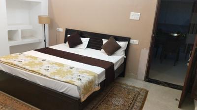 Bedroom Image of 2600 Sq.ft 5 BHK Builder Floor for rent in Nagwa Lanka Varanasi for Rs. 60000