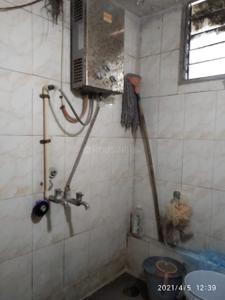 Common Bathroom Image of 656 Sq.ft 1 BHK Independent House for rent in Shewalewadi Pune for Rs. 10000
