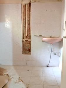 Common Bathroom Two Image of 850 Sq.ft 2 BHK Builder Floor for rent in Tollygunge Kolkata for Rs. 18000