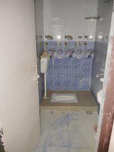Bathroom Image of 650 Sq.ft 2 BHK Independent House for rent in Jankipuram Vistar Lucknow for Rs. 14000