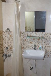 Bathroom Image of 484 Sq.ft 1 BHK Apartment / Flat for sale in Candolim Goa for Rs. 5500000