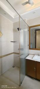 Bathroom Image of 2500 Sq.ft 4 BHK Builder Floor for rent in New Friends Colony New Delhi for Rs. 195000