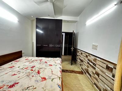 Bedroom Image of 2000 Sq.ft 3 BHK Builder Floor for rent in Anand Vihar New Delhi for Rs. 50000